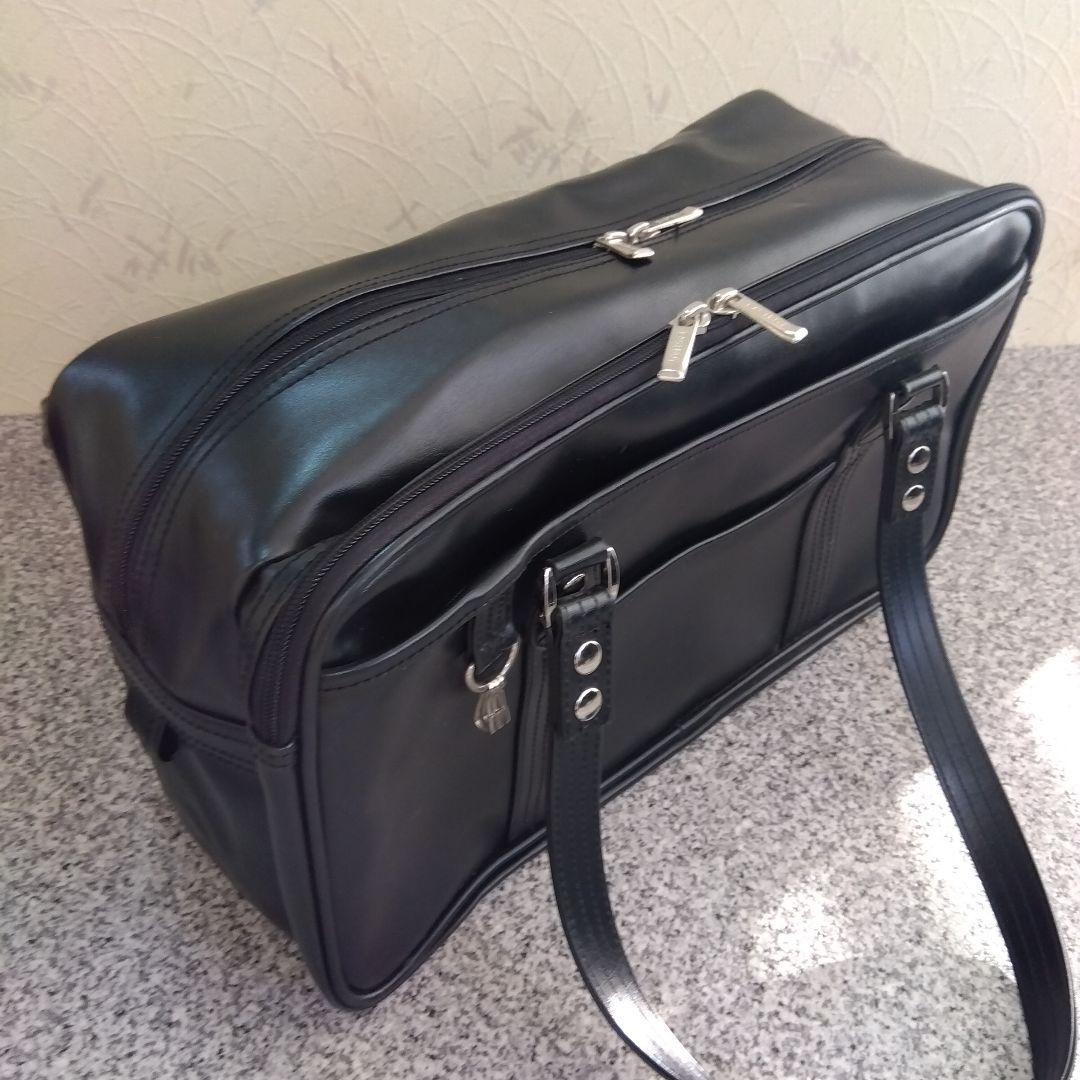 良品EAST BOYイースボーイ　黒ブラック✕ピンク刺繍スクールバッグ合成皮革