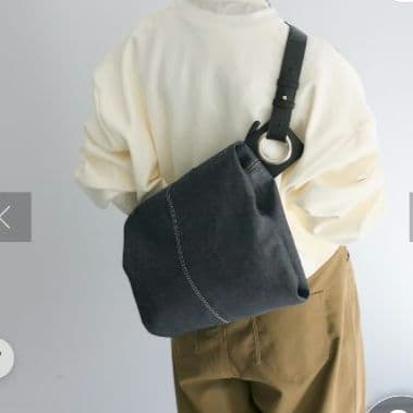 【新品未使用】kawa-kawa(カワカワ)ハトメボディバッグ Lサイズ