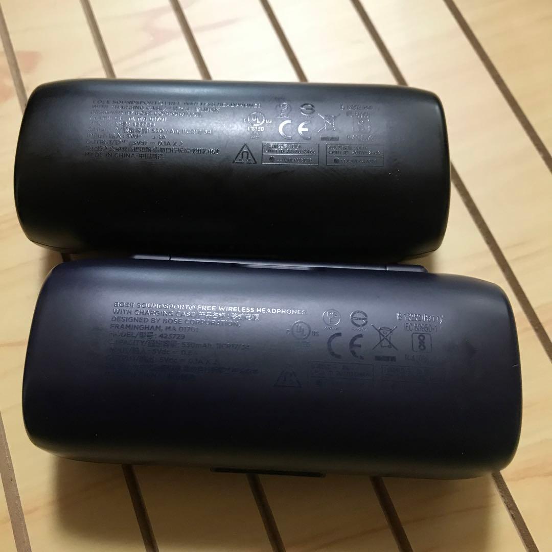 BOZEイヤホン、予備ケース付き