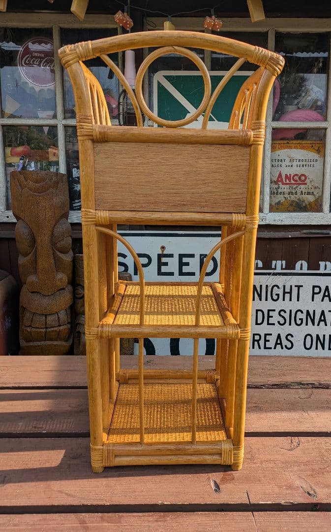 オールドラタンシェルフ 飾り棚 籐 ラタン製 3段シェルフ 引き出し付き　家具