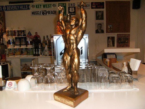 非売品★ミスターオリンピア ボデイビル セルジオ・オリバー トロフィー オブジェ