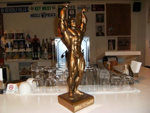 非売品★ミスターオリンピア ボデイビル セルジオ・オリバー トロフィー オブジェ