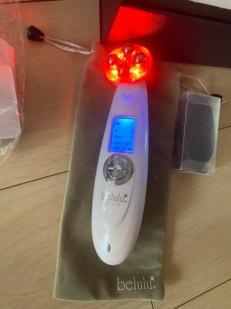 SALE中‼️belulu プレミアムボックス美顔器➕フェイスローラーセット