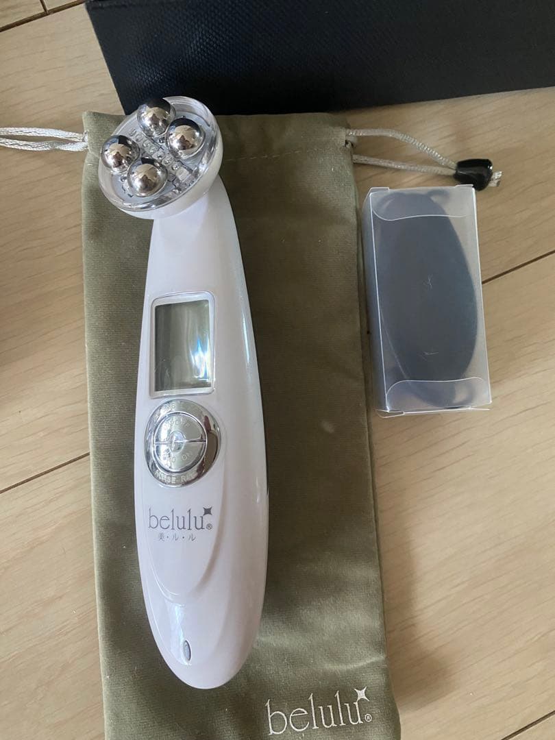 SALE中‼️belulu プレミアムボックス美顔器➕フェイスローラーセット