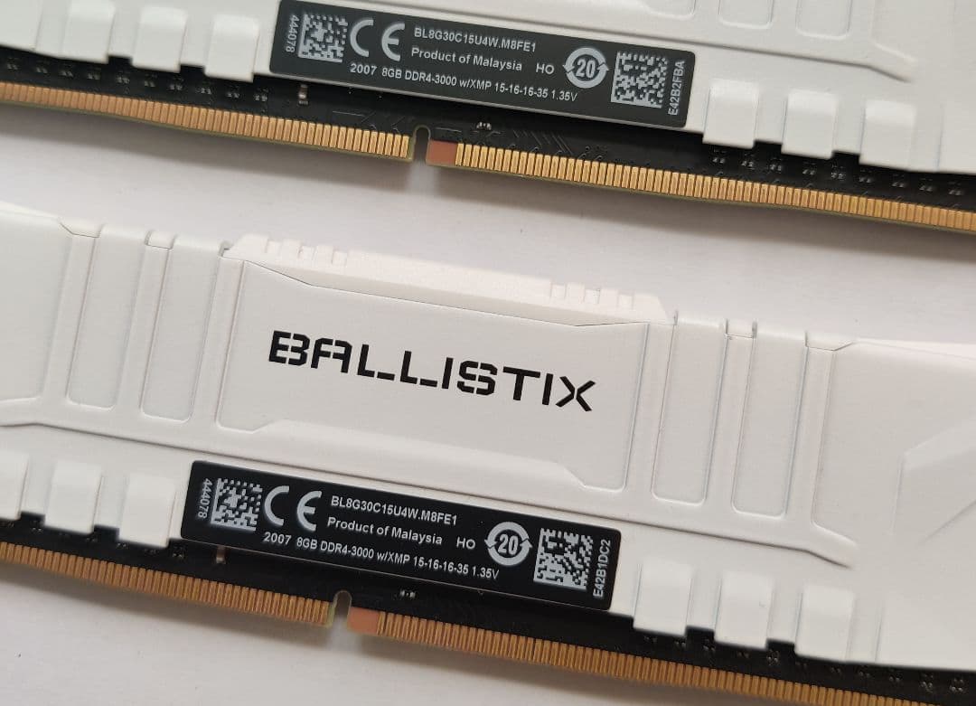 Crucial Ballistix DDR4 8Gx2 3000MHz 2枚組