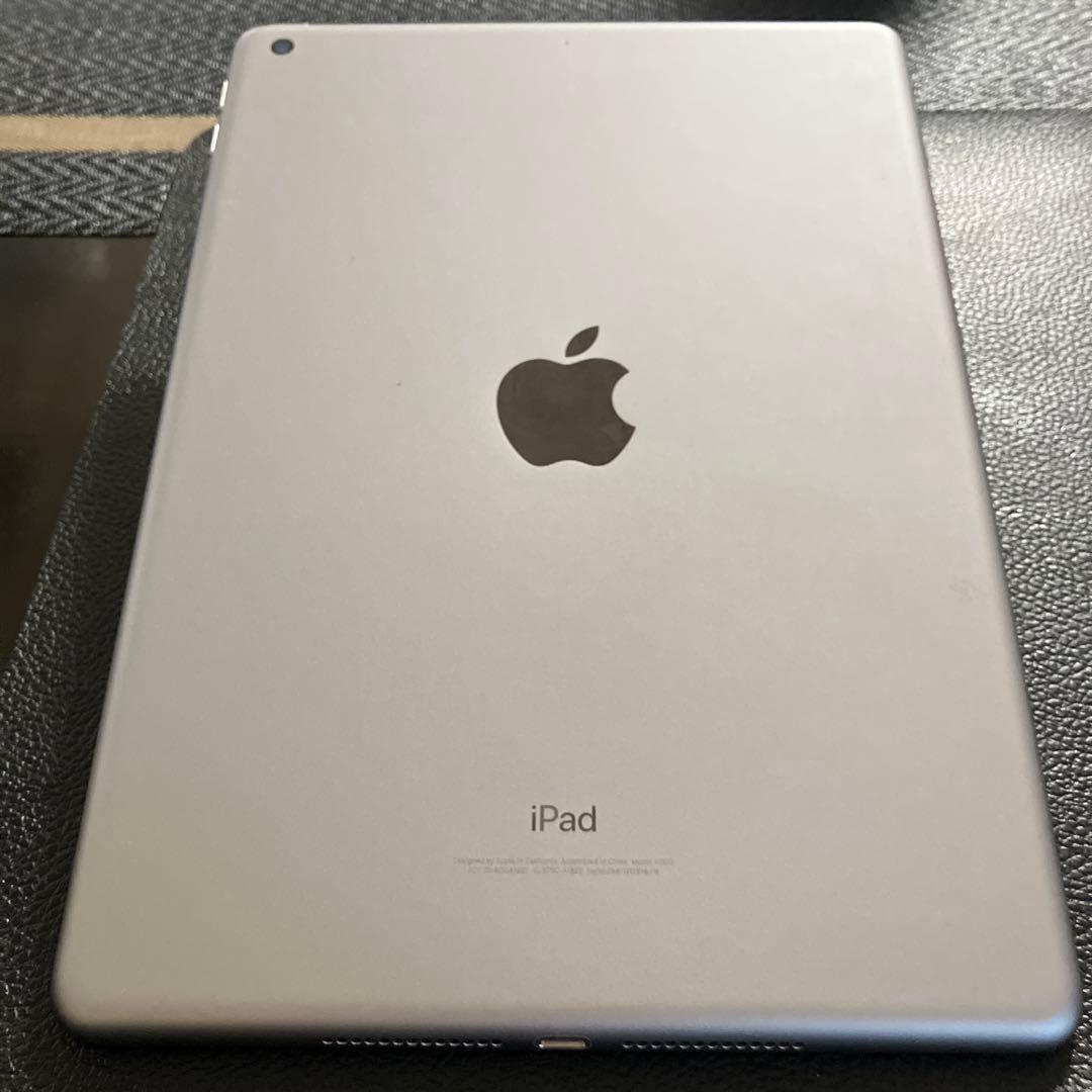 Apple iPad シルバー 第5世代32ギガ