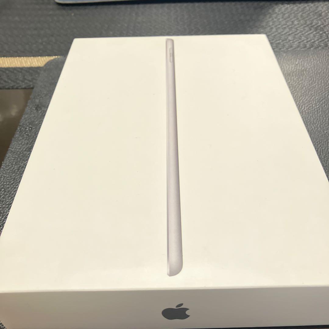 Apple iPad シルバー 第5世代32ギガ