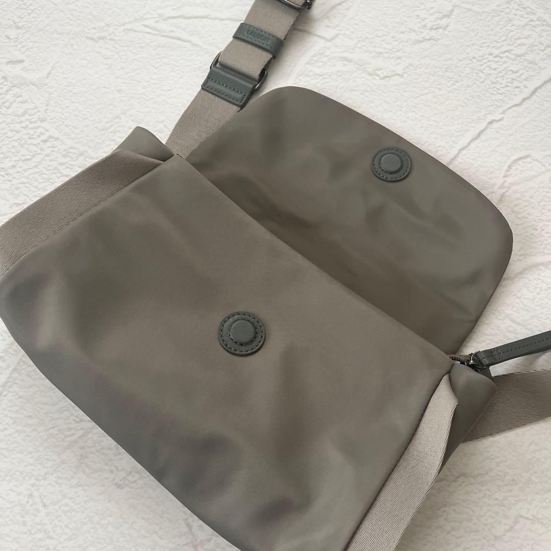 美品LAQUOH UTILITY MINIMAL クロスボディ ショルダーバッグ