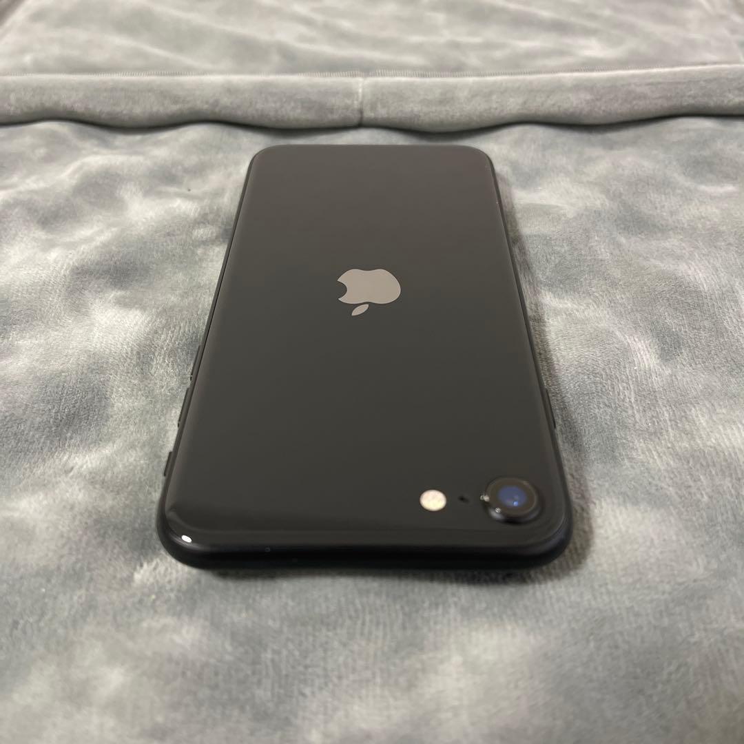 iPhone SE (第2世代) ブラック バッテリー84%