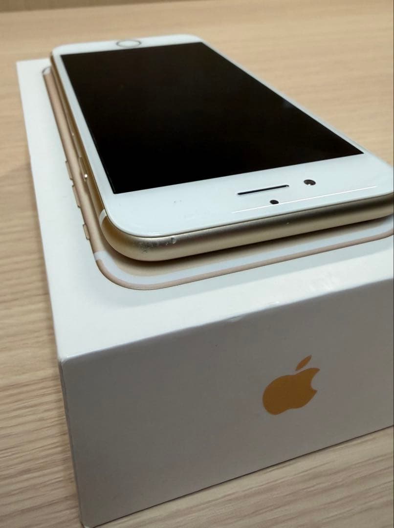 iPhone7 ゴールド　32GB