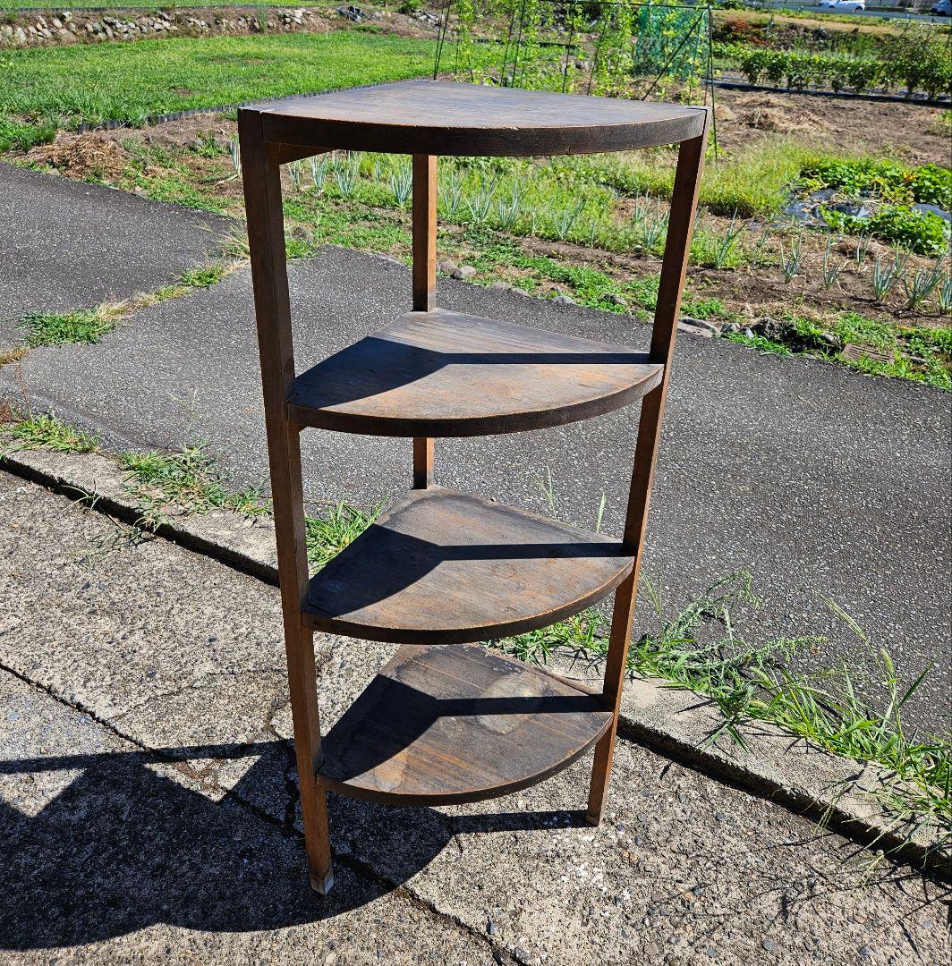 ジャパンアンティーク 古い木の飾り棚 4段 コーナーラック 木製 店舗什器