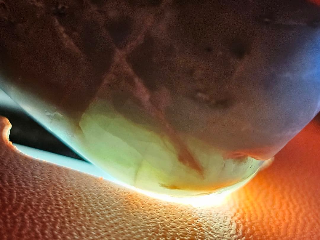 圧倒的パワー‼️青色❔緑❔糸魚川産 翡翠 原石