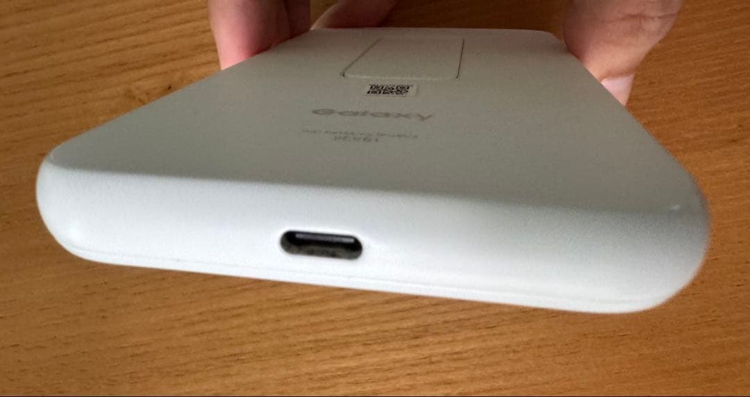 Galaxy 5G Mobile Wi-Fi ホワイト　SCR01