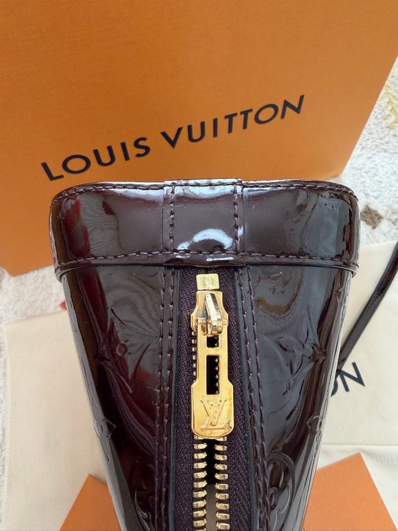 ルイヴィトン アルマBB アマラント ヴェルニ　Louis Vuitton