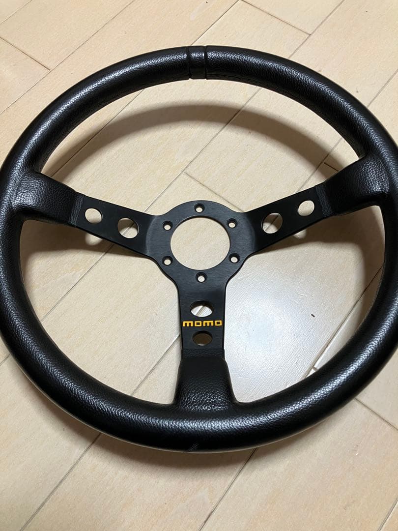 momo 3スポーク ステアリング 黒　ディープコーン　35Φ