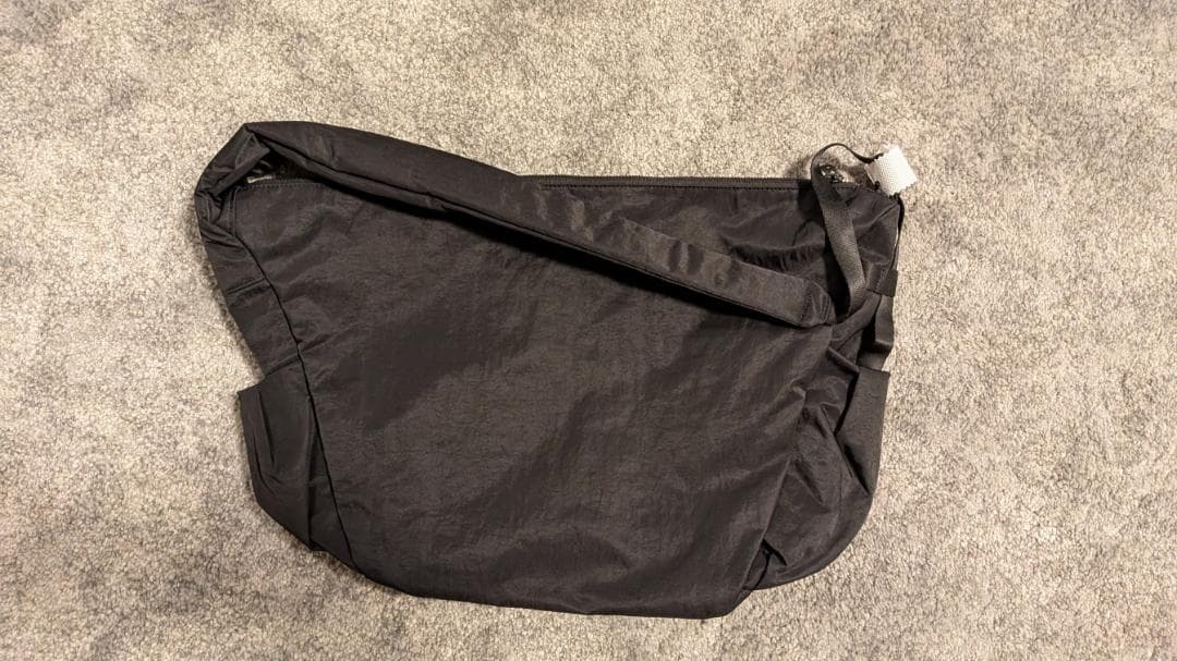 未使用　NESK メッセンジャーバッグ NS-012