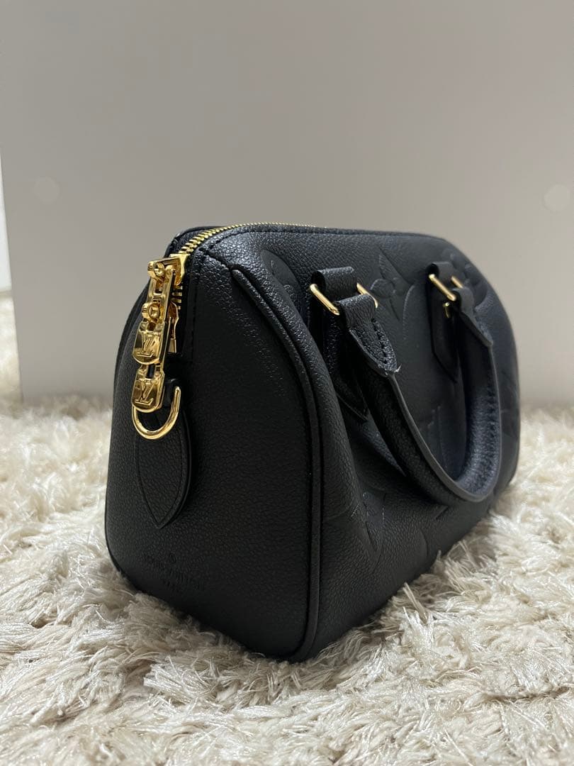 ♡ブラックハンドバッグ