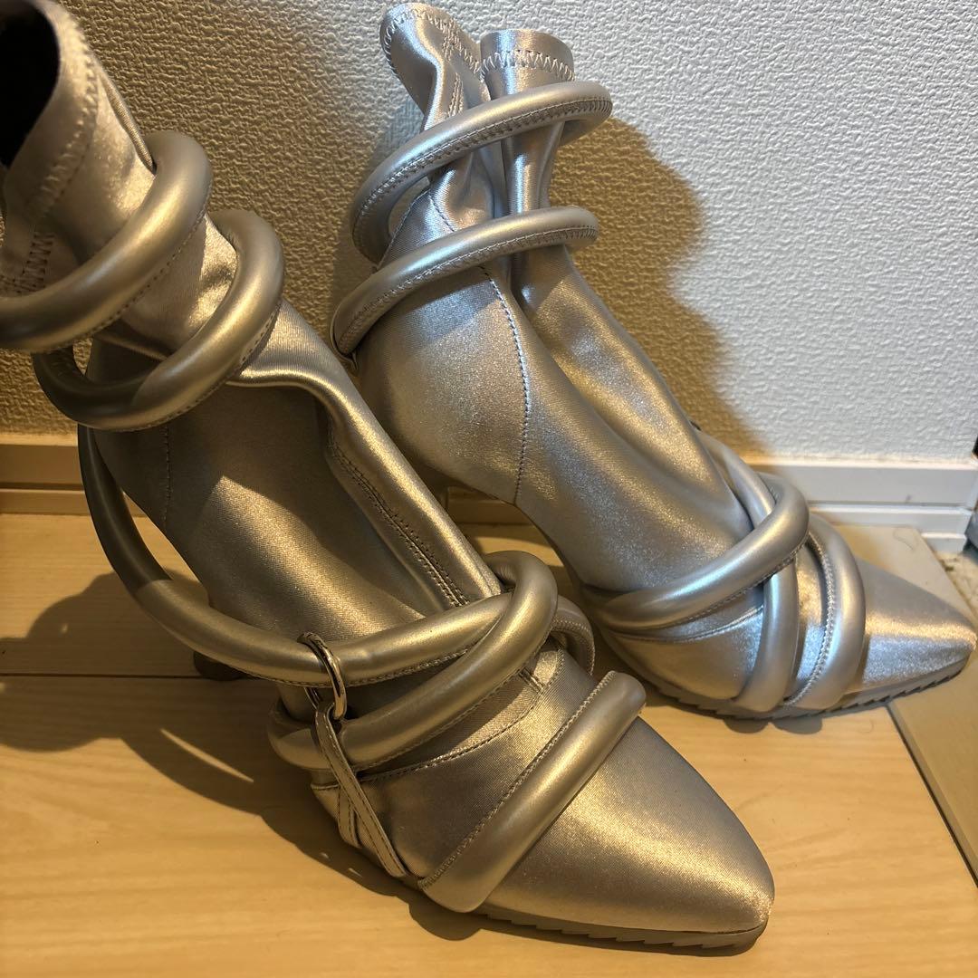 け*ろ様 yello スパイラルブーツ シルバー