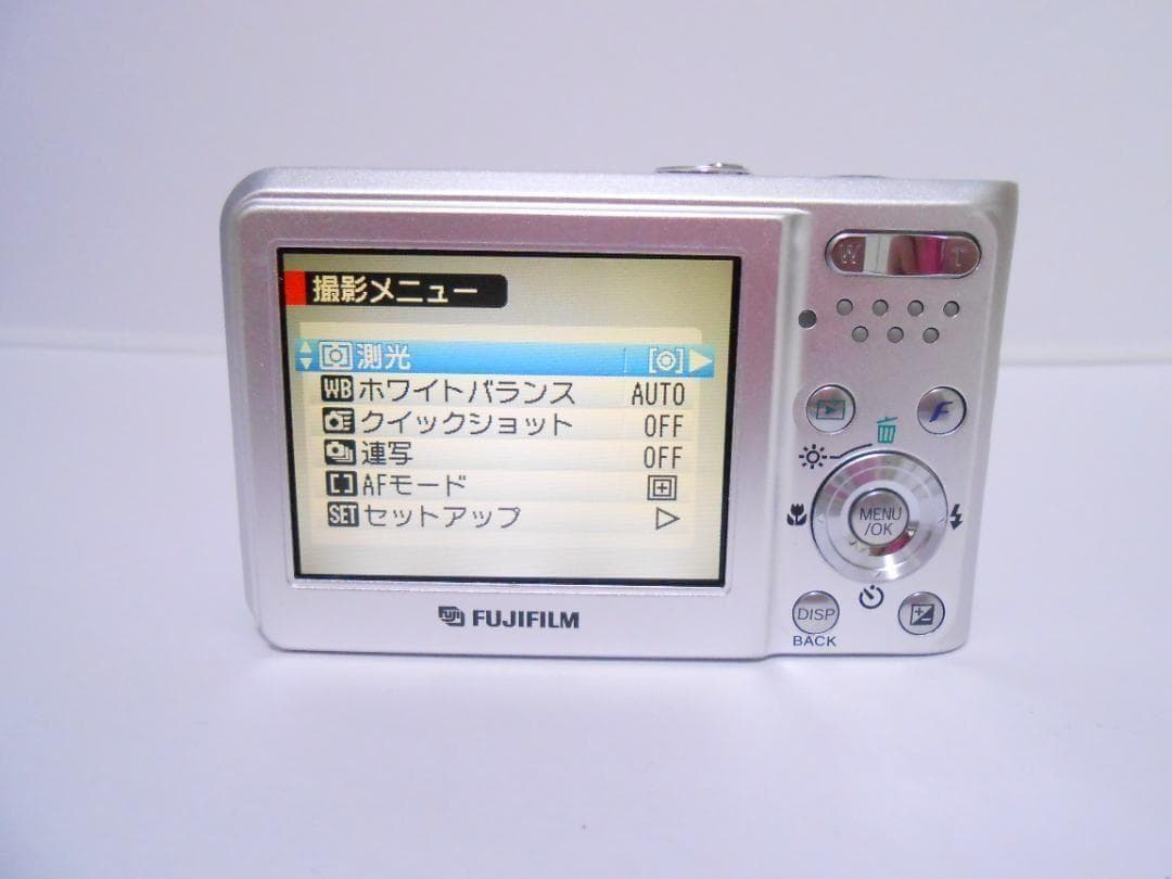 【お値下げ歓迎・美品】 FUJIFILM FinePix F30 シルバー