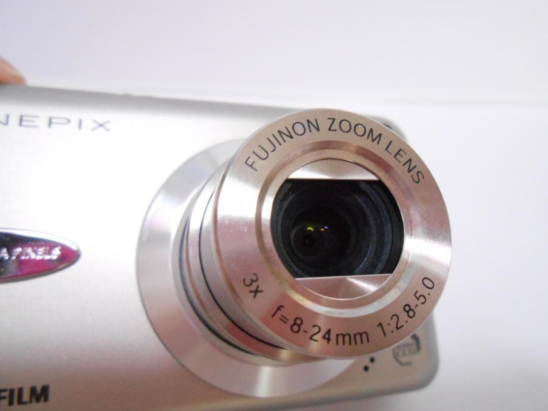【お値下げ歓迎・美品】 FUJIFILM FinePix F30 シルバー