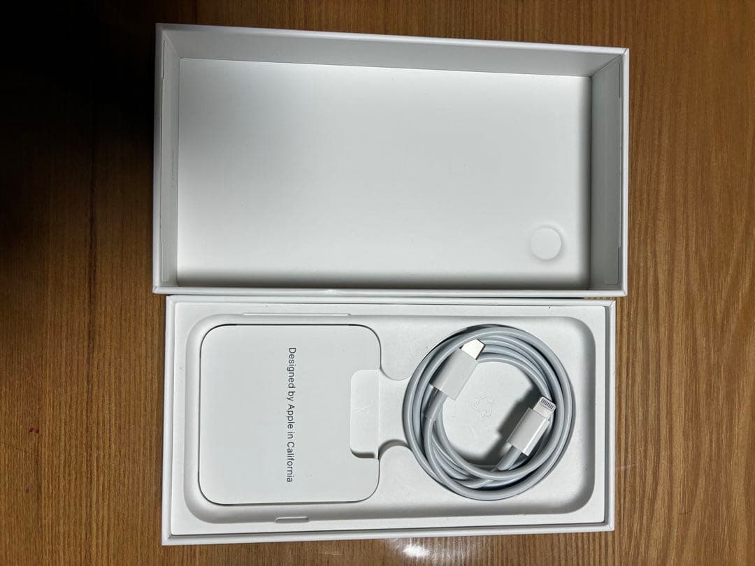 iPhone se第2世代64GBブラック ひび割れあり