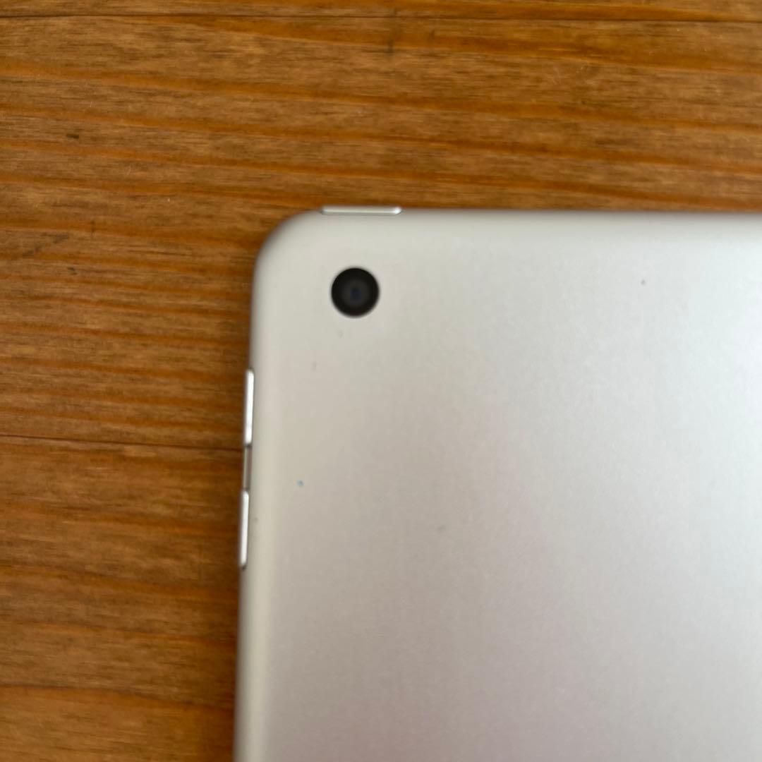 【美品】iPad 第６世代 128GB シルバー　最大バッテリー77%