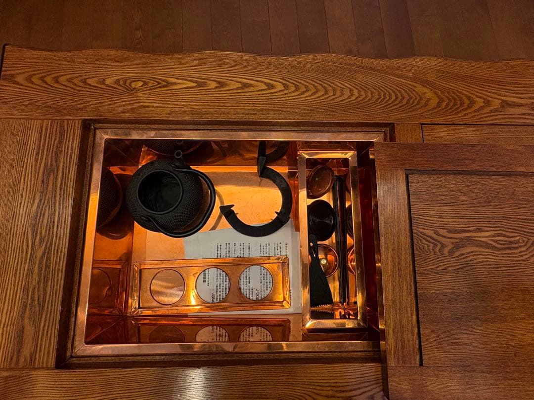 【美品】重厚で木目の美しい関西火鉢　囲炉裏用酒燗器　南部鉄瓶　香炉付き