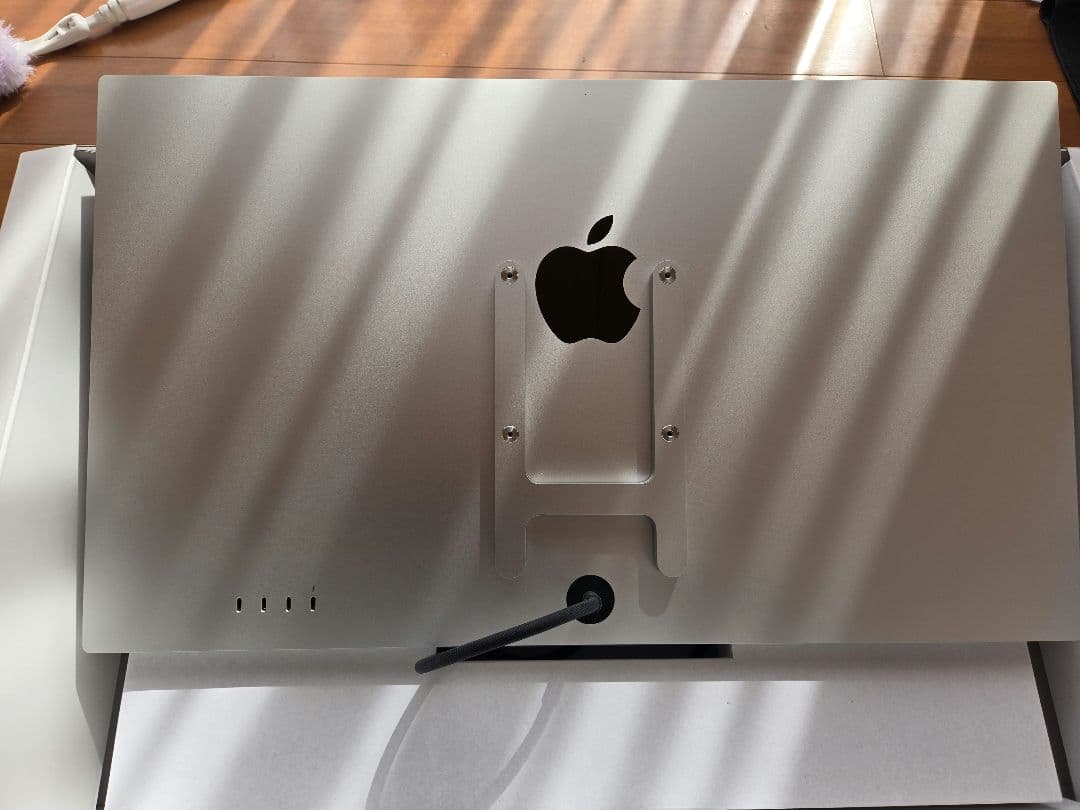 【nao oga】Apple Studio display