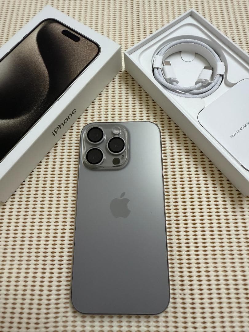 【美品】Apple iPhone15 Pro 512GB ナチュラルチタニウム