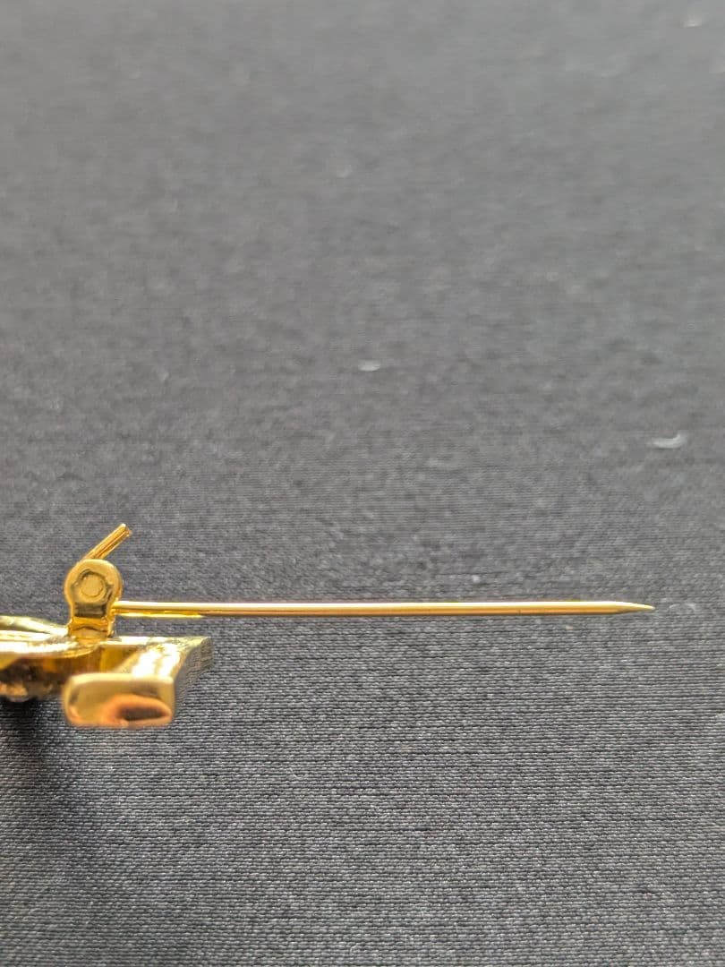 【1度のみ使用】イブサンローラン YSL ゴールド ロゴ ブローチ