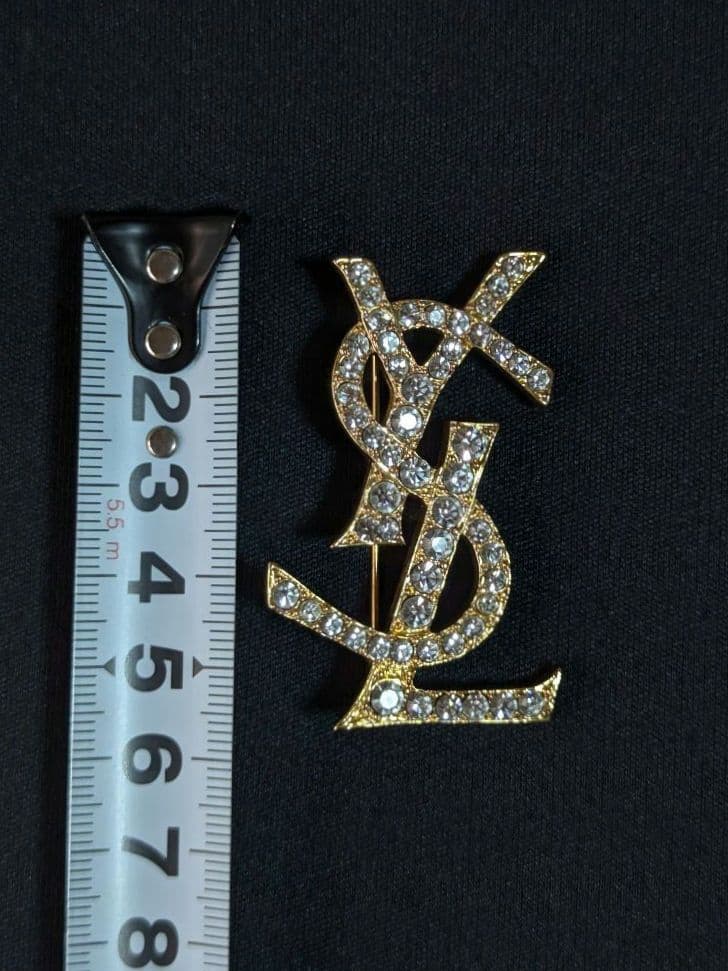 【1度のみ使用】イブサンローラン YSL ゴールド ロゴ ブローチ