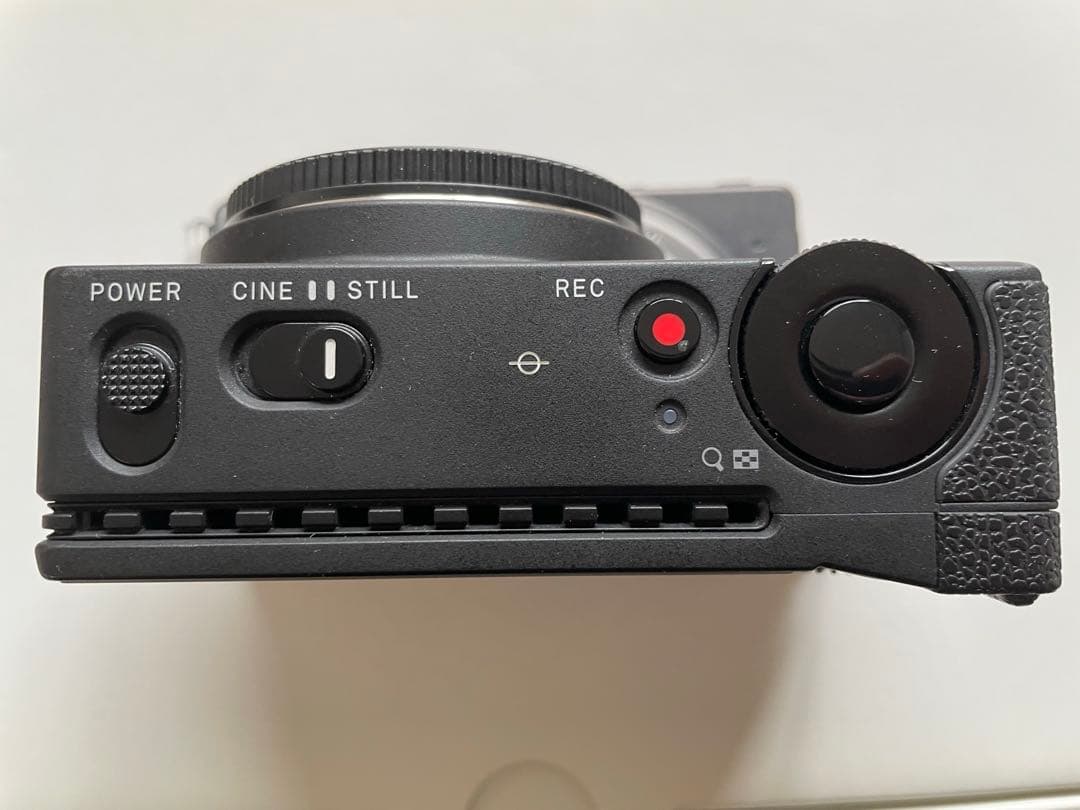 SIGMA fp ボディ 予備バッテリー2個・充電器付