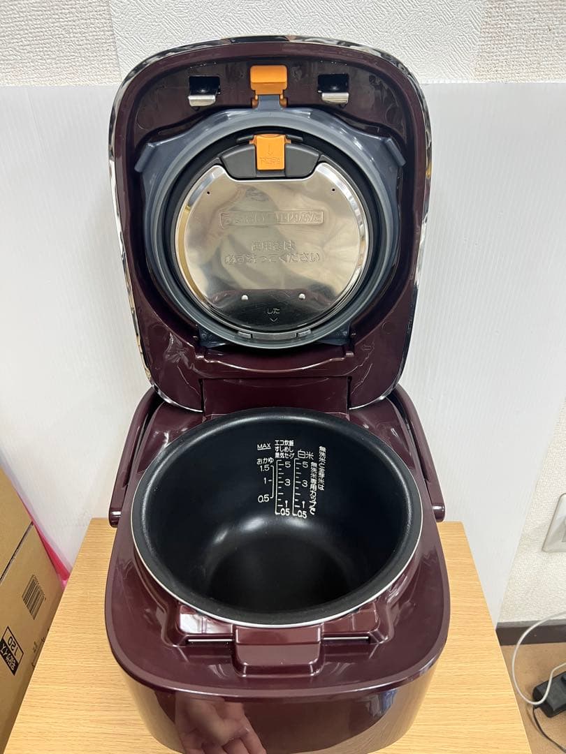 ZOJIRUSHI 象印 IH炊飯ジャー NP-YT10 5.5合2017年製