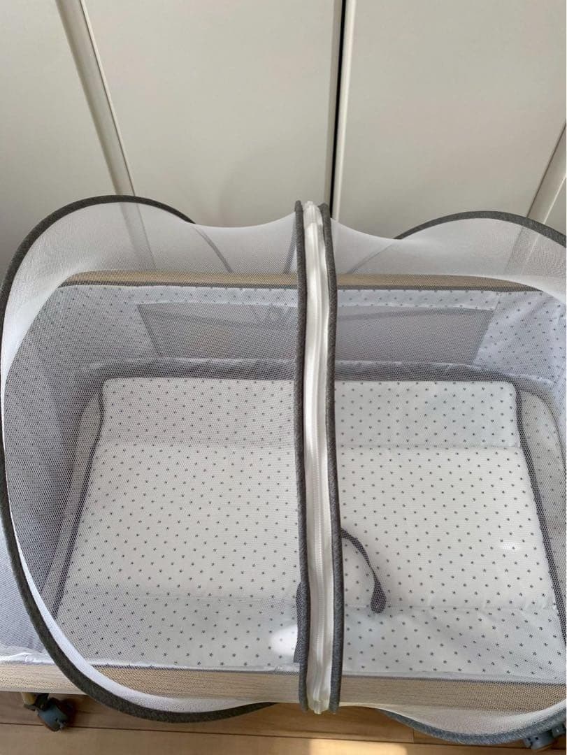 大特価！ 多機能ベビーベッド 折りたたみ式 高さ調整 新生児ベッド 多機能 新品