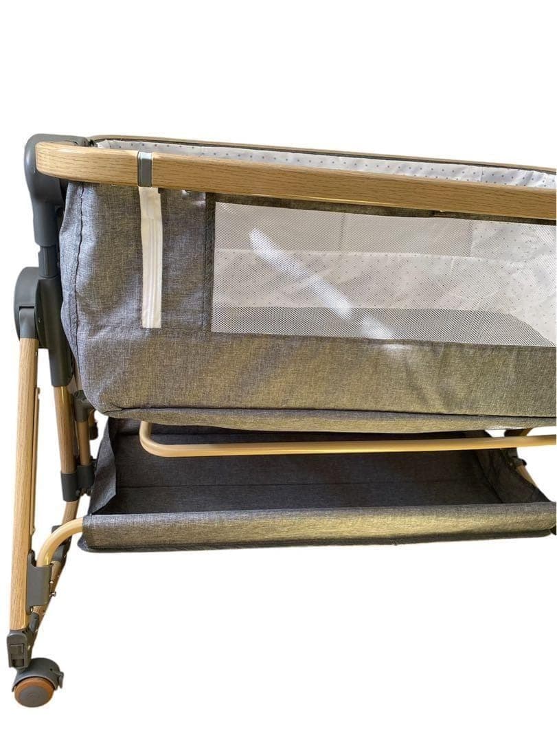 大特価！ 多機能ベビーベッド 折りたたみ式 高さ調整 新生児ベッド 多機能 新品