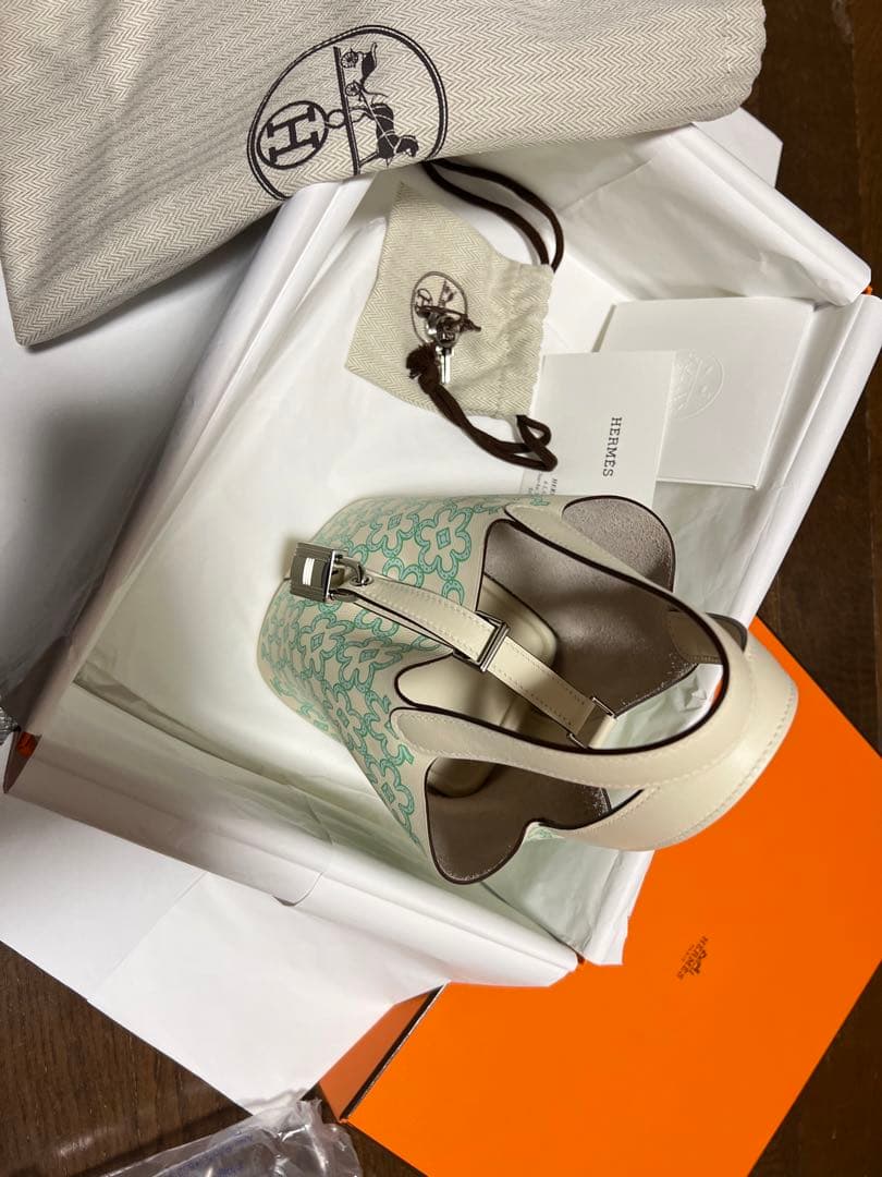 HERMES エルメス　ピコタンロック ミクロ　ラッキーデイジー