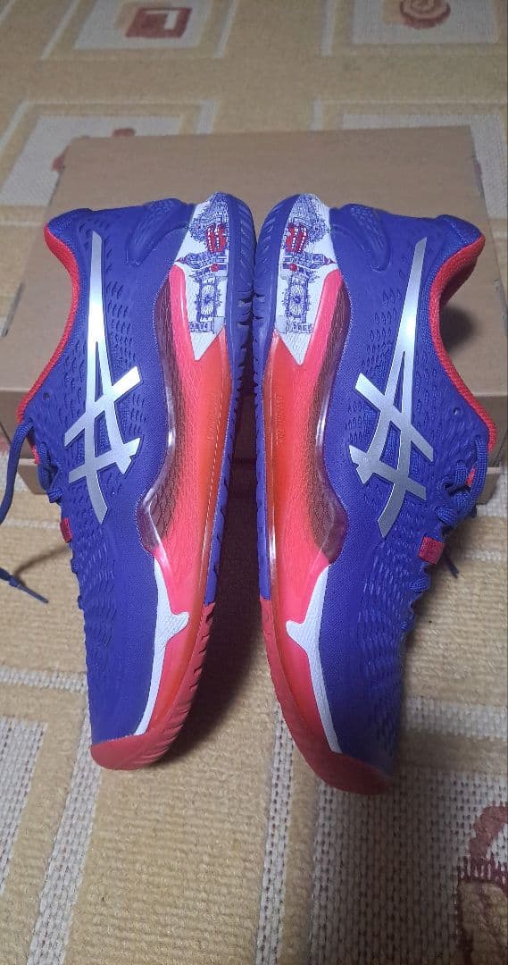 アシックス ゲルレゾリューション9 LIMITED 青×赤 ロンドン市街