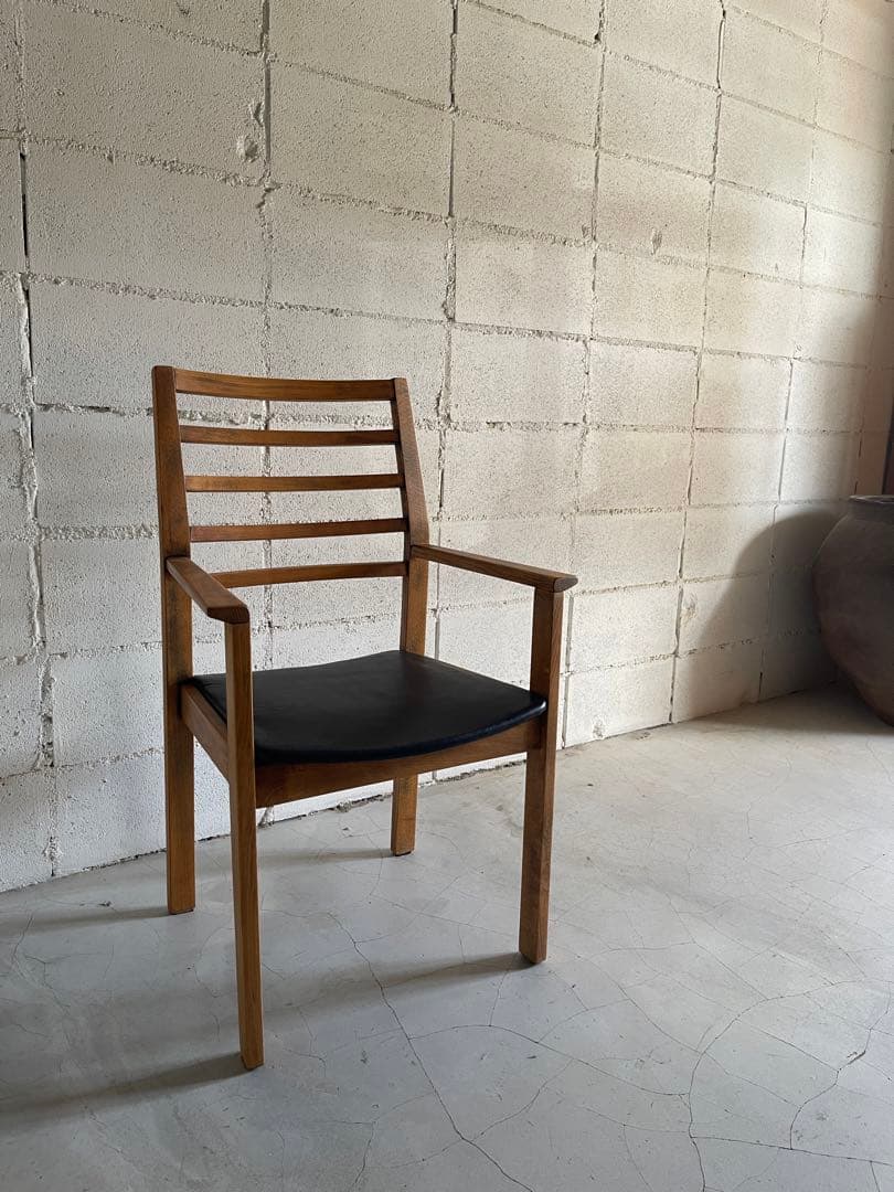 ビンテージ　アームチェア　本革レザー　ダイニングチェア