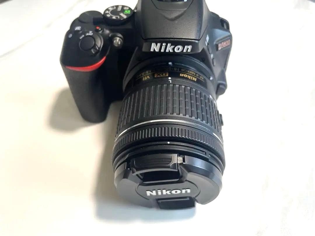 [美品]Nikon一眼カメラ D5600ダブルズームキット　ショット数1248枚