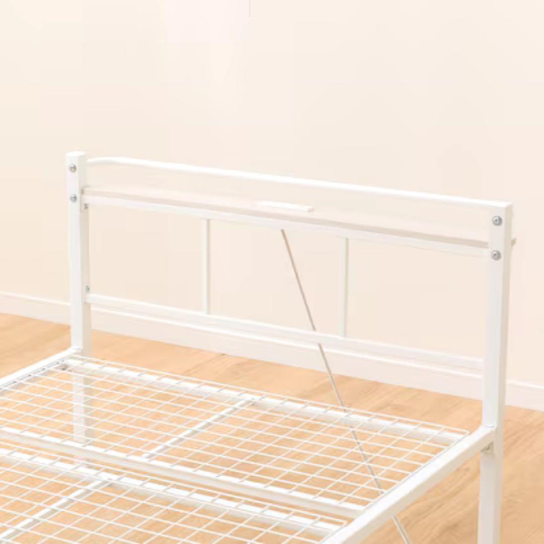 ニトリ　コンセント付きシングルベッドフレーム(ホワイト)