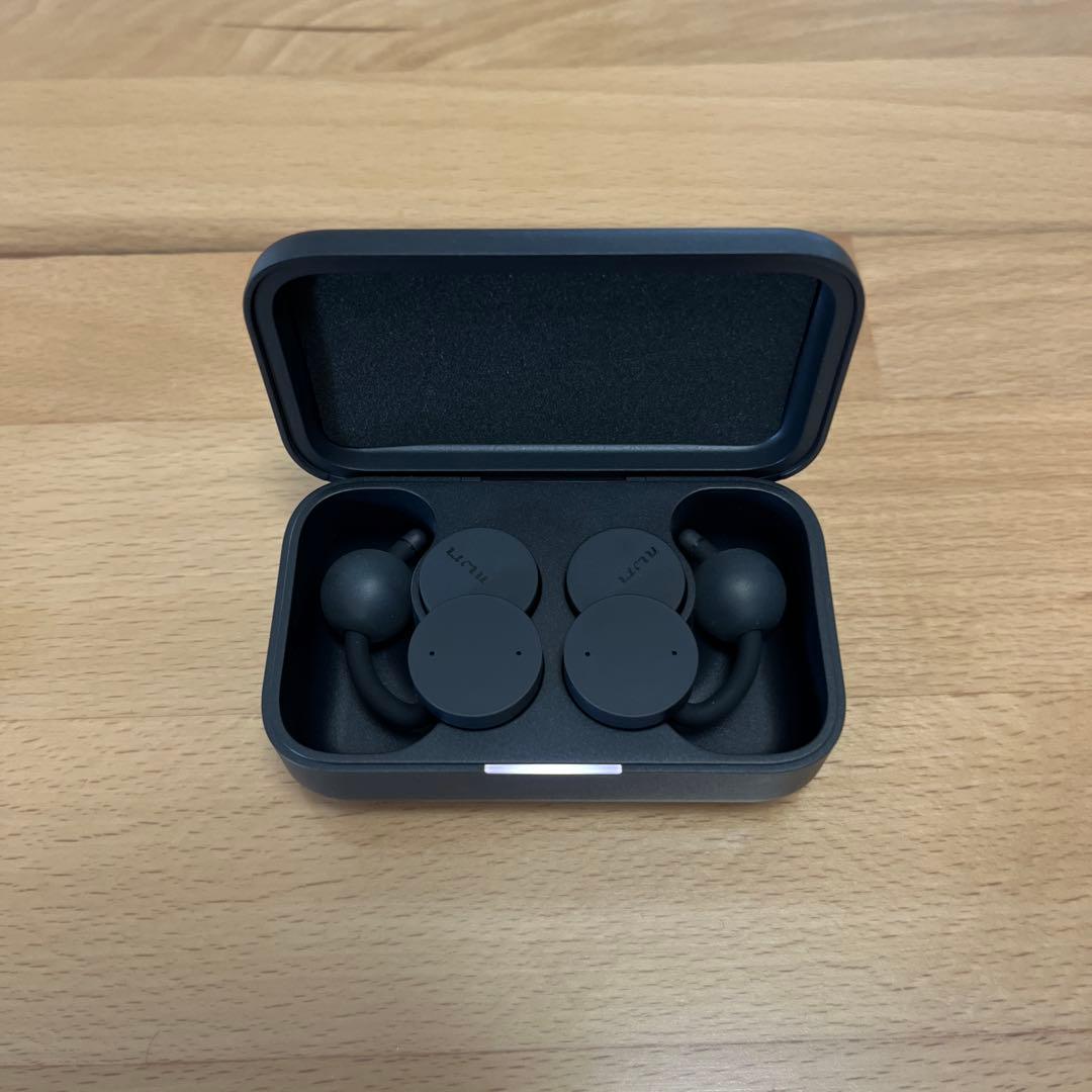 nwmDOTS on-ear speakers ブラック