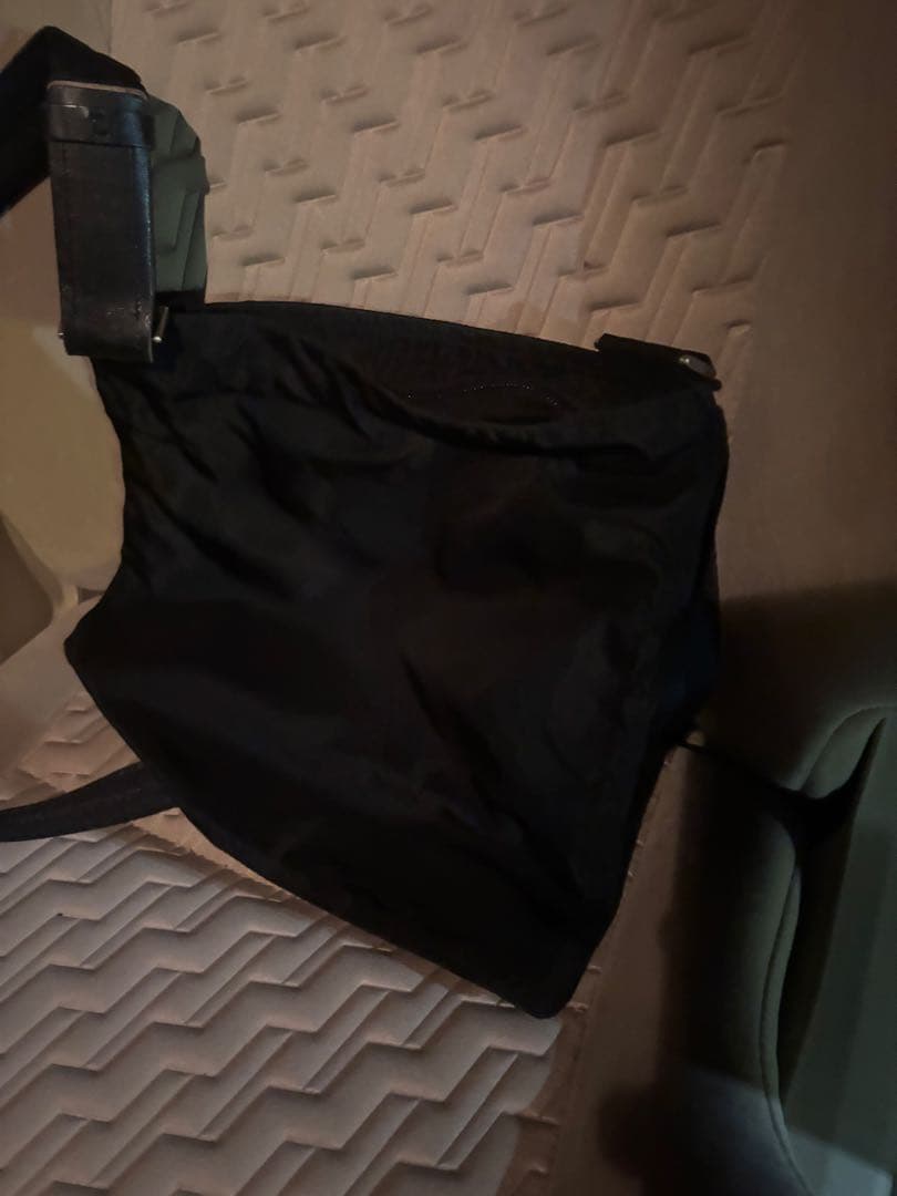 プラダ PRADAブラック ナイロン ショルダーバッグ美品