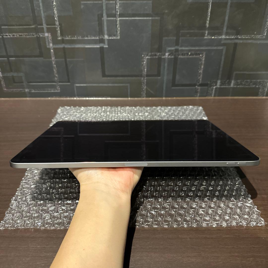 【美品】iPad Air 13インチ(M2)Wi-Fiモデル　128GB