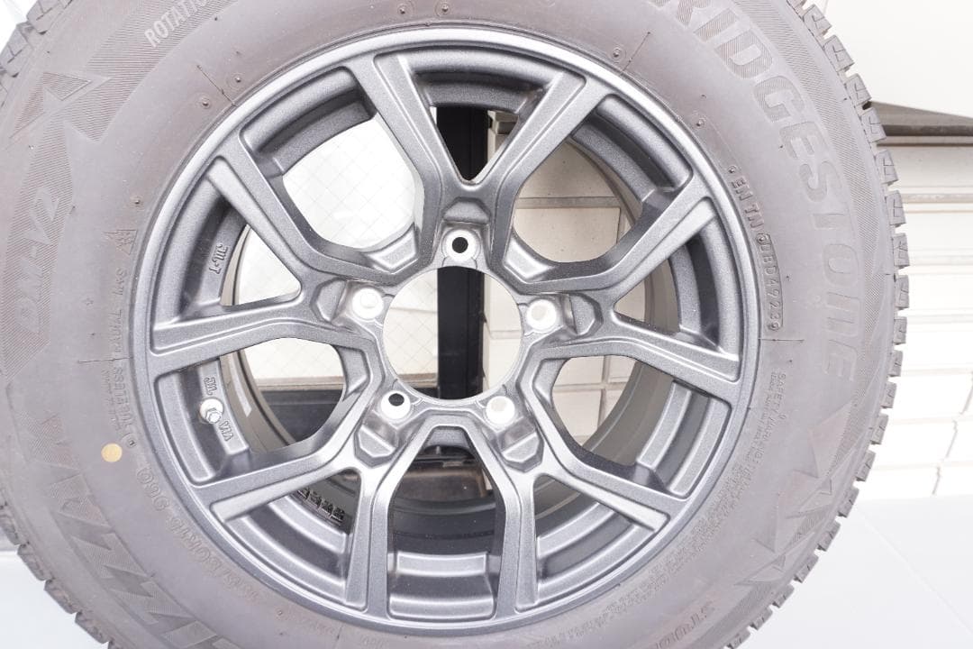 ブリヂストン DM-V2 195/80R15 シエラ スタッドレス ホイール付