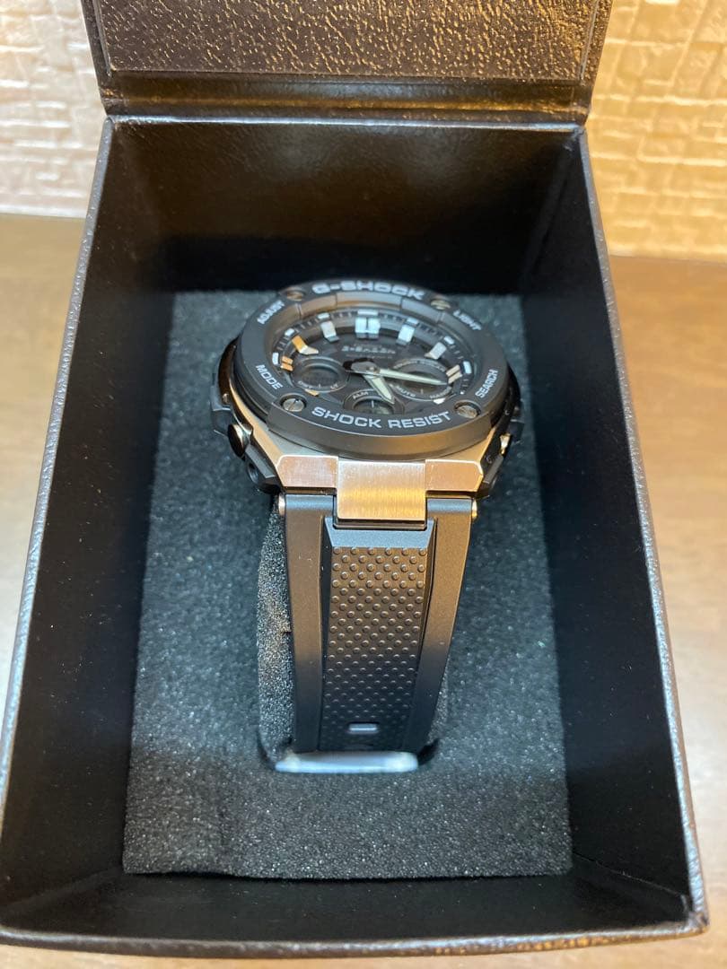 【極美品】CASIO G-SHOCK　GST-W300-1AJF 電波ソーラー
