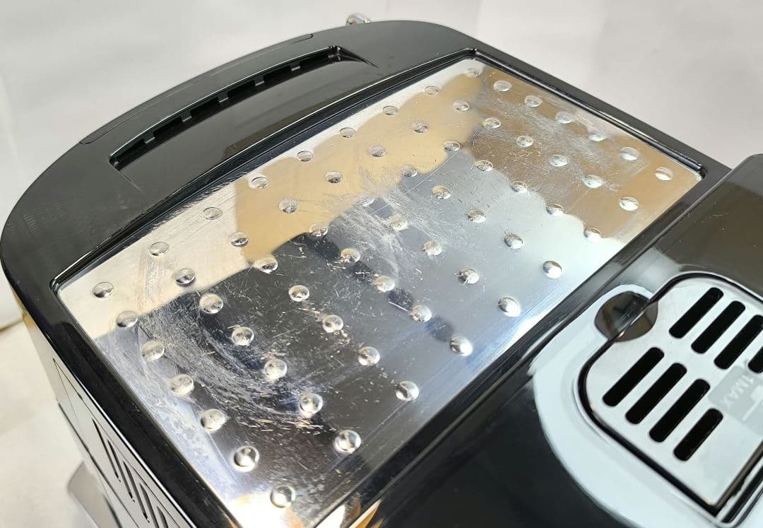 デロンギ　コンパクト全自動コーヒーマシンマグニフィカS ECAM22112B　2