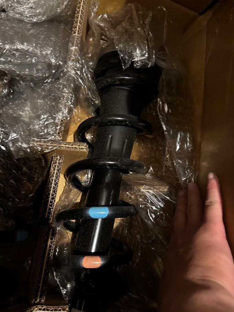 CX60純正サスペンション