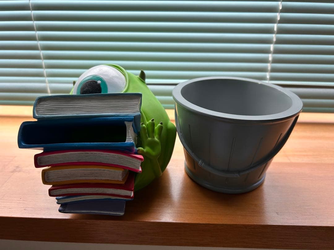 モンスターズインクのマイク　小物入れ(希少)