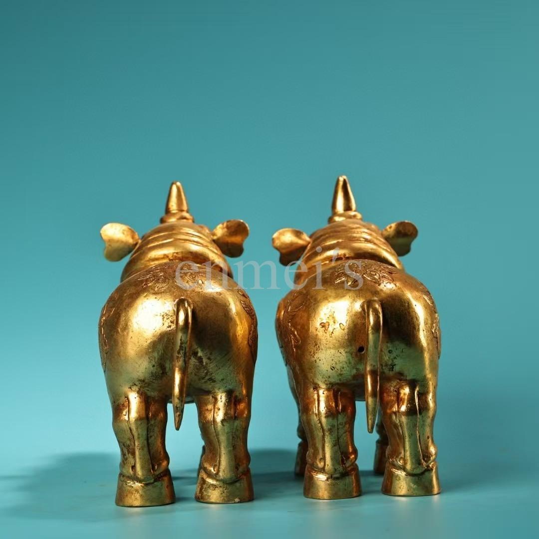 中国古美術・旧蔵細工犀牛セット・純銅製・鏨刻鎏金・高浮彫・置物・風水開運・文房具