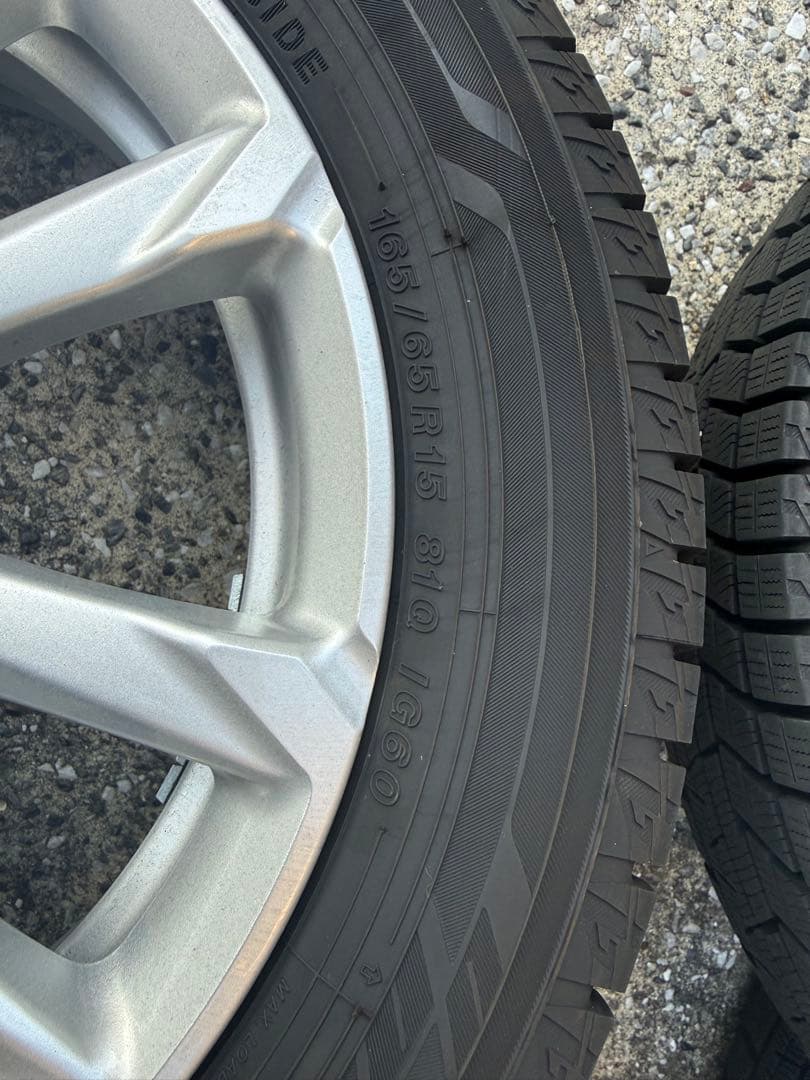 スタッドレスタイヤ　165/65 R15 81Q IG60